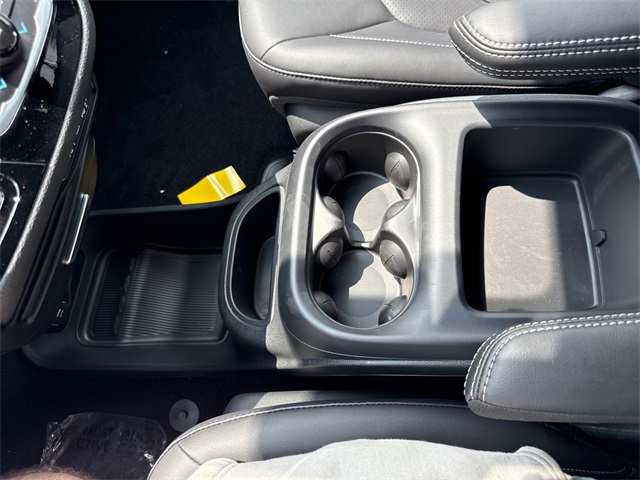 2025 Chrysler Pacifica photo 22