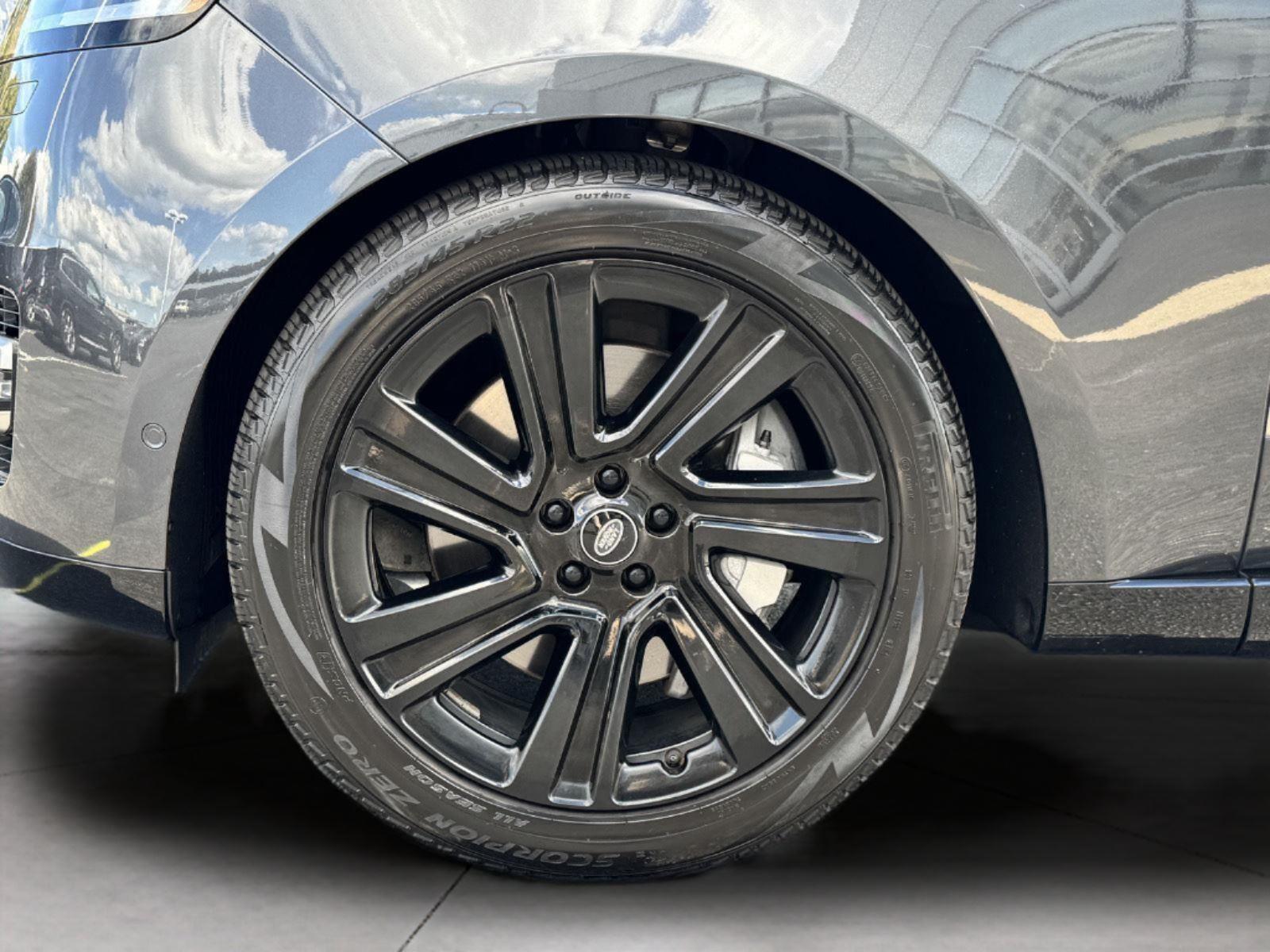 2023 Land Rover Range Rover SE photo 57