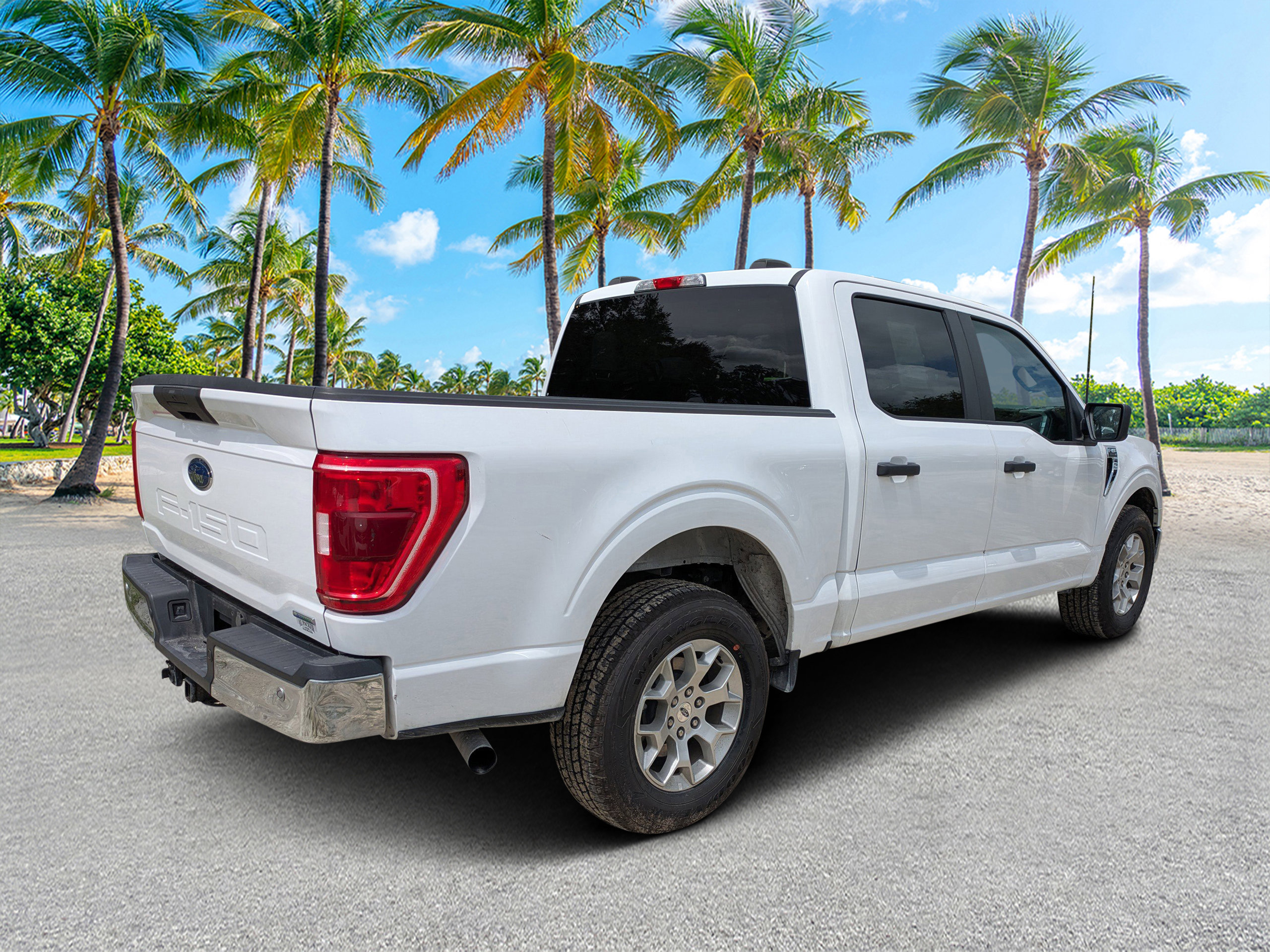 2023 Ford F-150 XLT photo 3