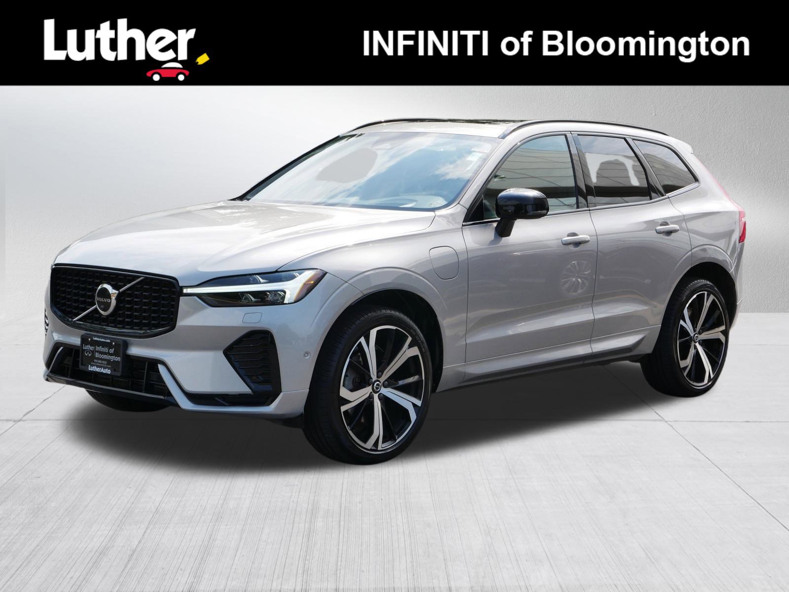 2022 Volvo XC60 R-Design's photo