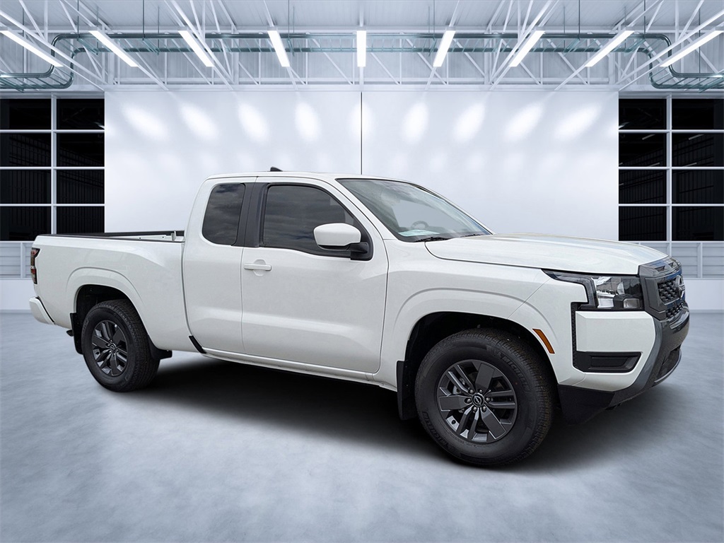 2025 Nissan Frontier SV's photo