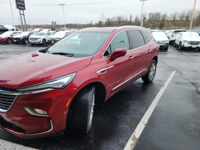 2022 Buick Enclave Essence's photo