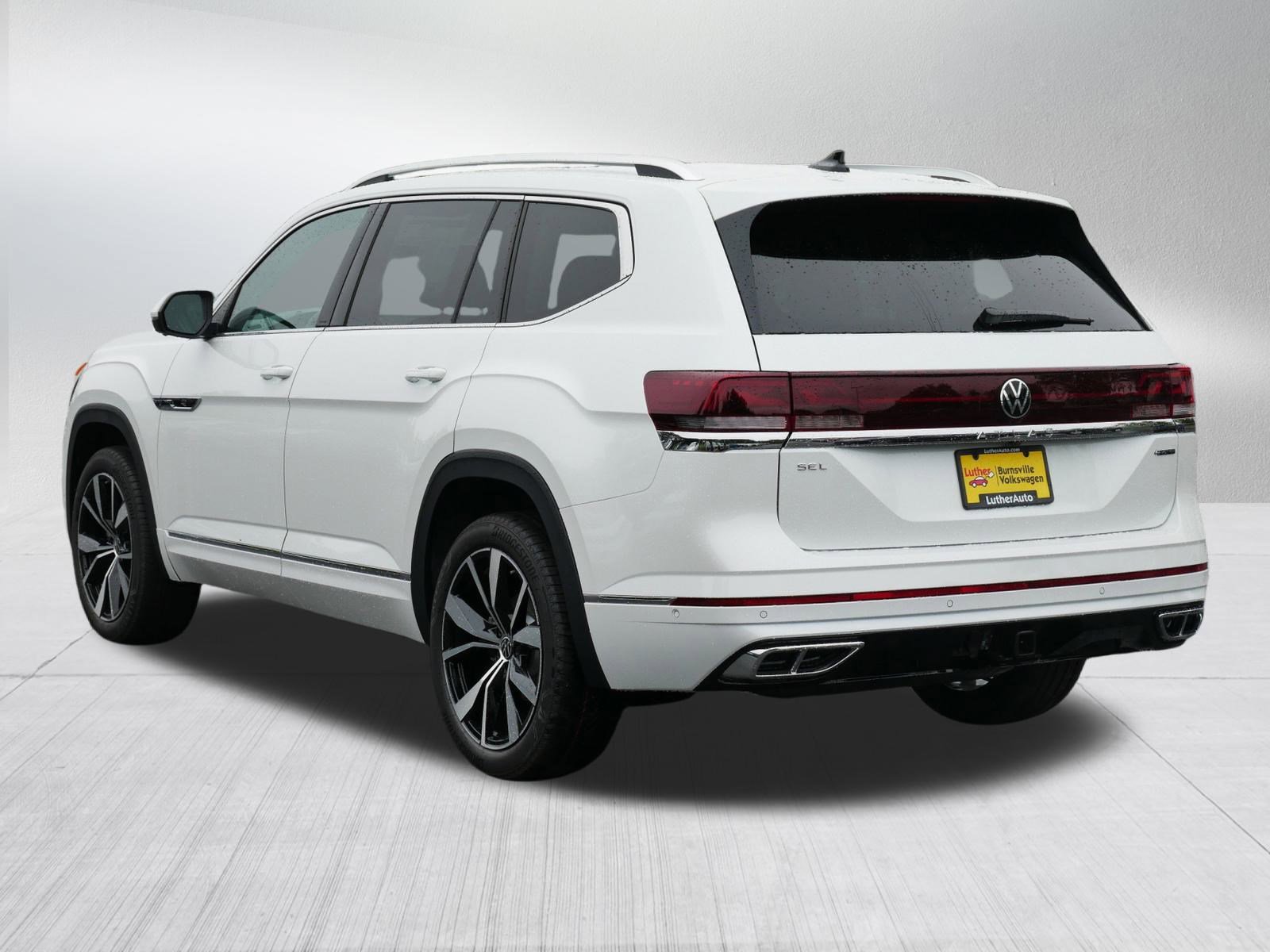 2025 Volkswagen Atlas SEL Premium R-Line photo 3