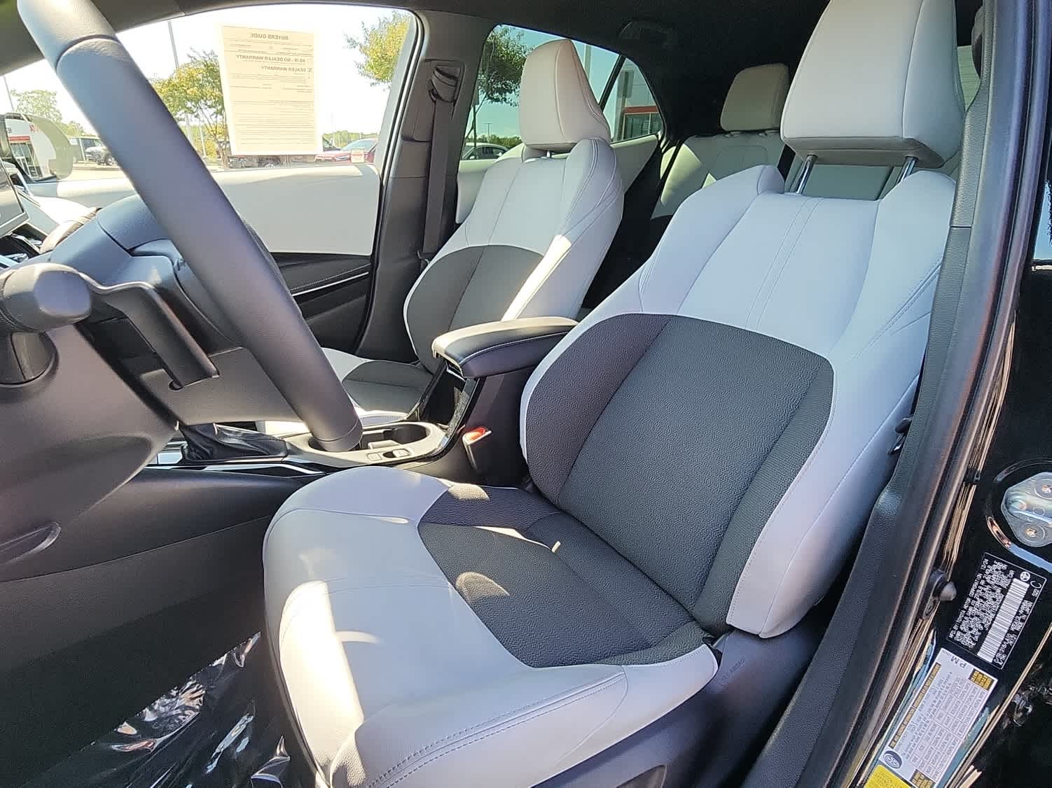 2025 Toyota Corolla XSE photo 7