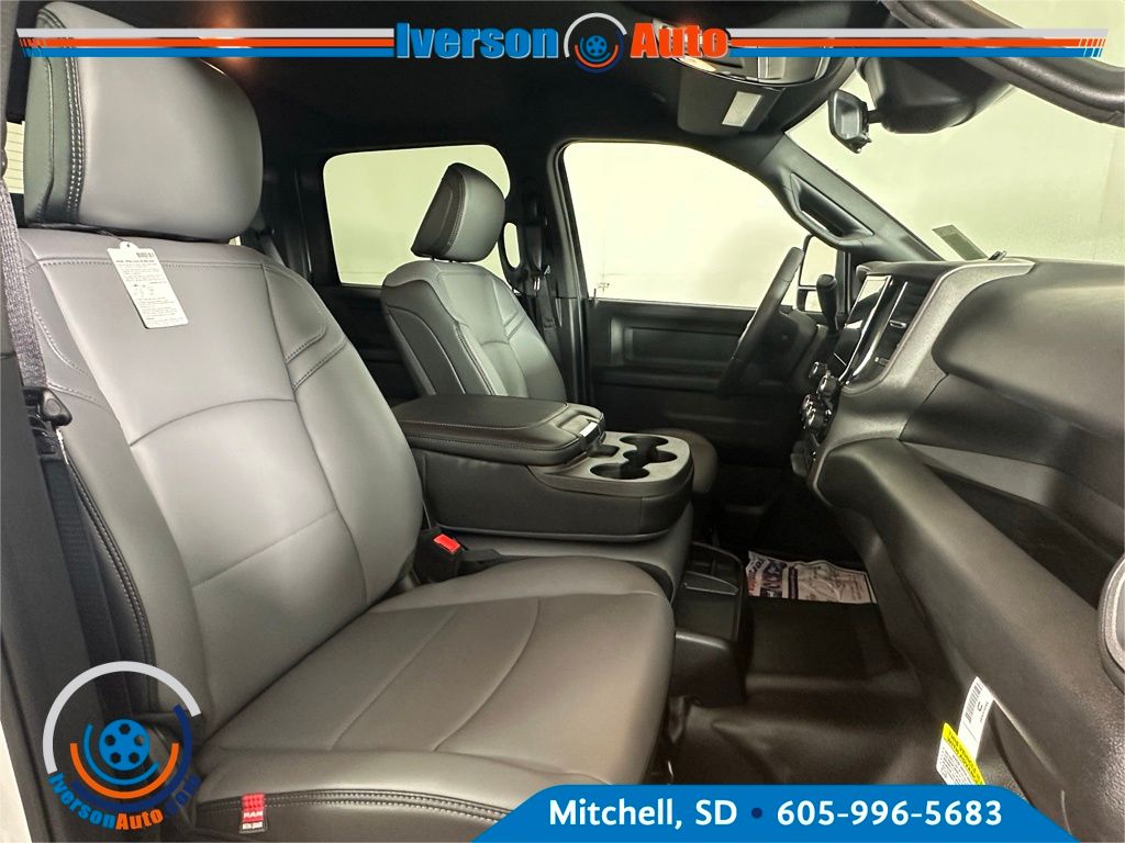 2026 Ram 2500 Tradesman photo 28