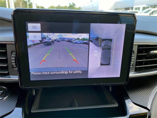 2022 Ford Explorer ST-Line photo 13