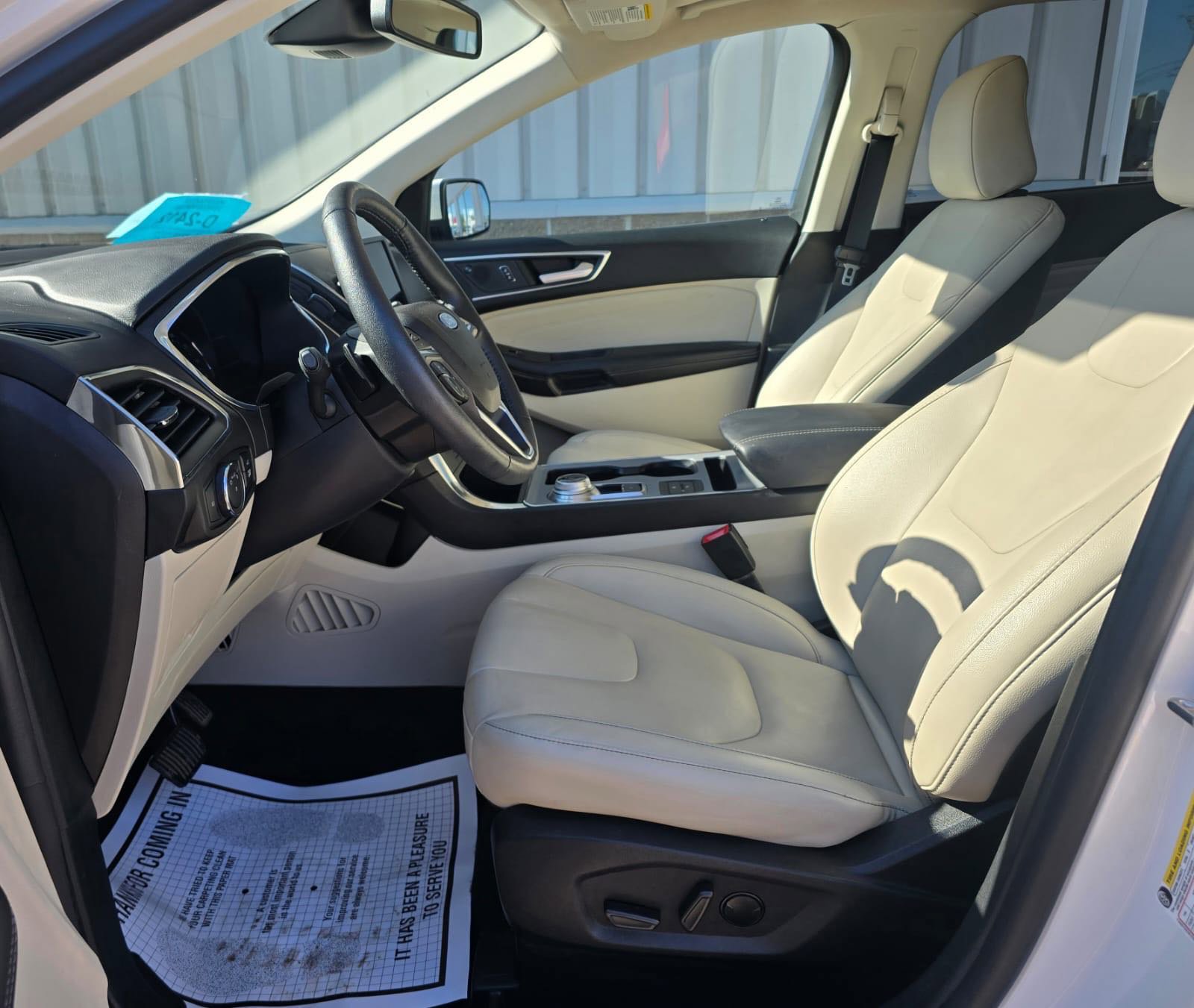 2021 Ford Edge Titanium photo 13