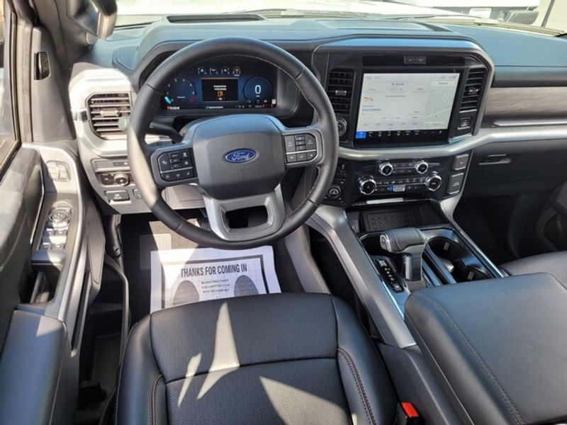 2025 Ford F-150 Lariat photo 5