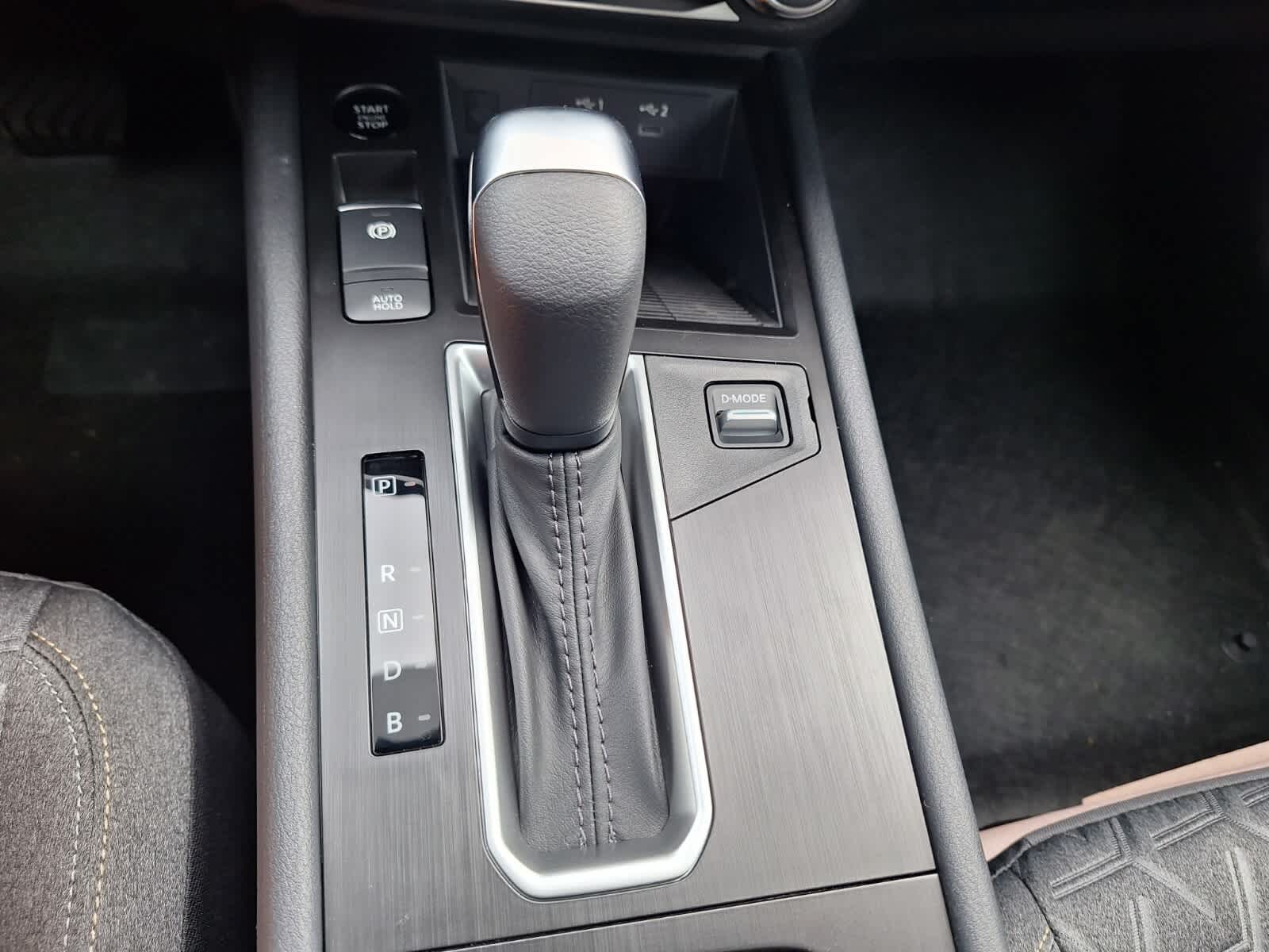 2025 Nissan Kicks SV photo 15