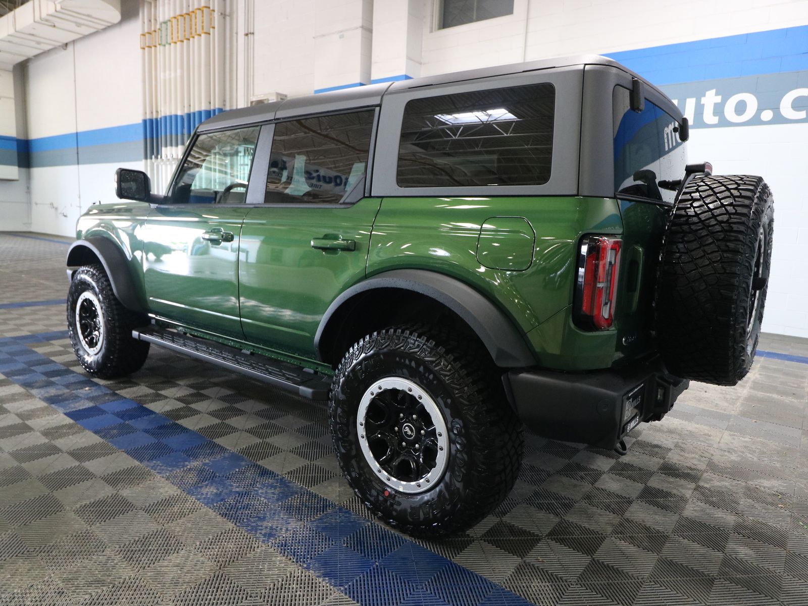 2024 Ford Bronco Outer Banks photo 4