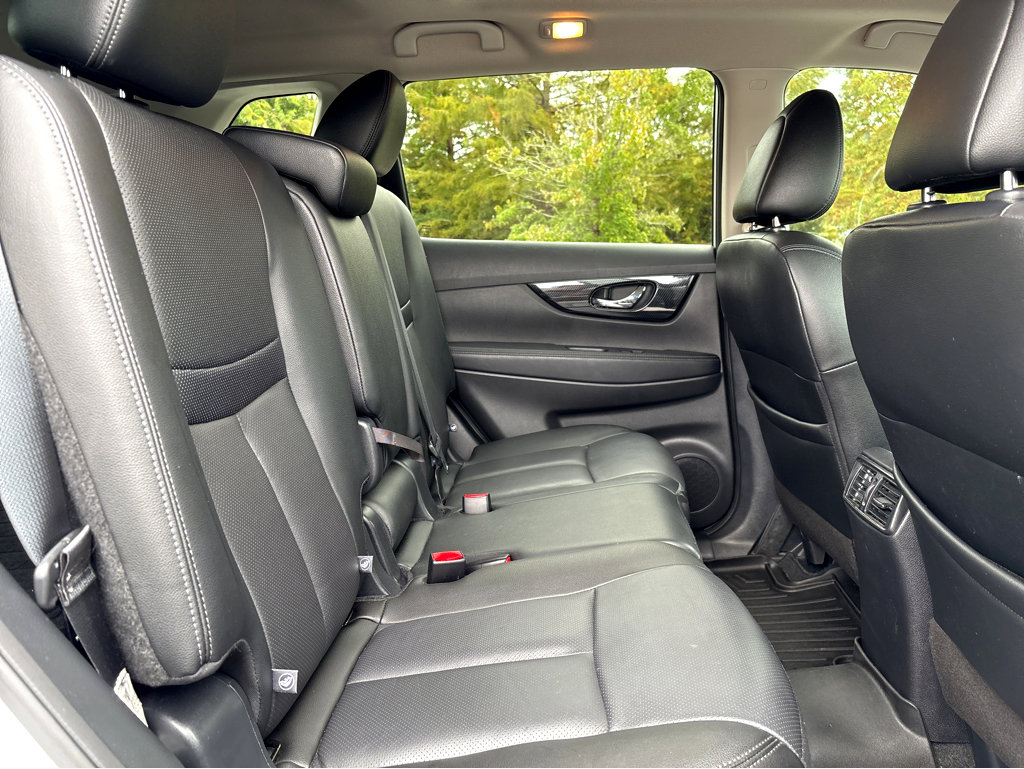 2019 Nissan Rogue SL photo 16