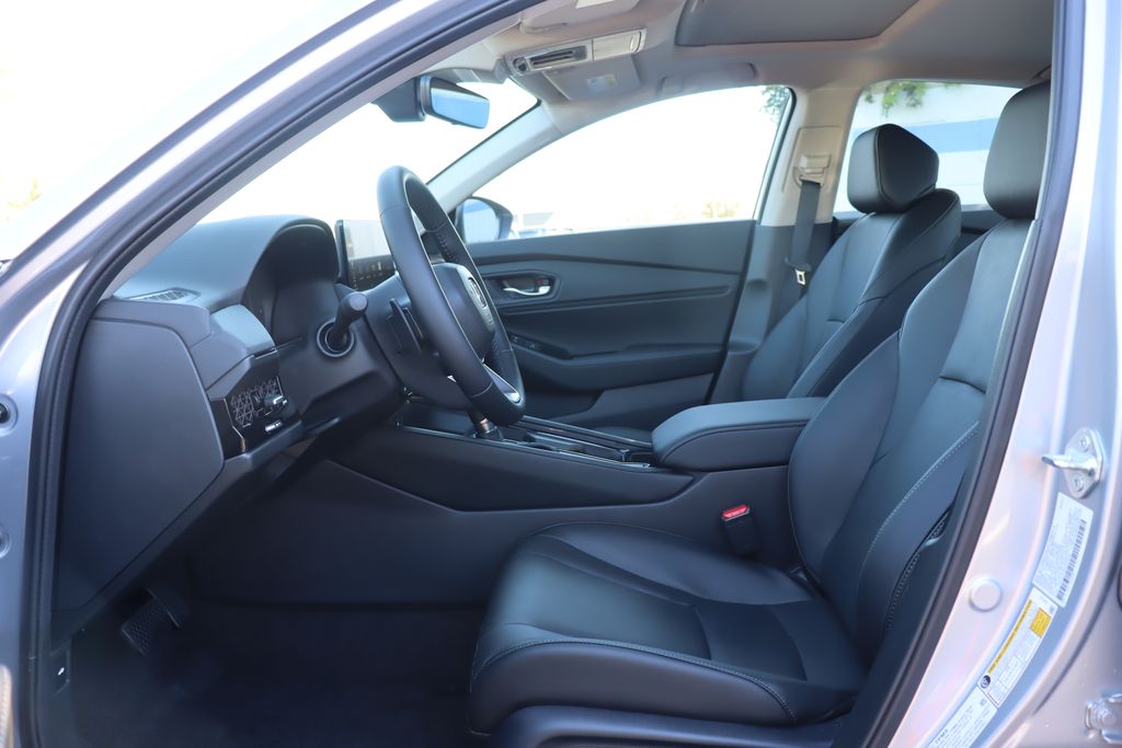 2025 Honda Accord Hybrid Touring photo 29
