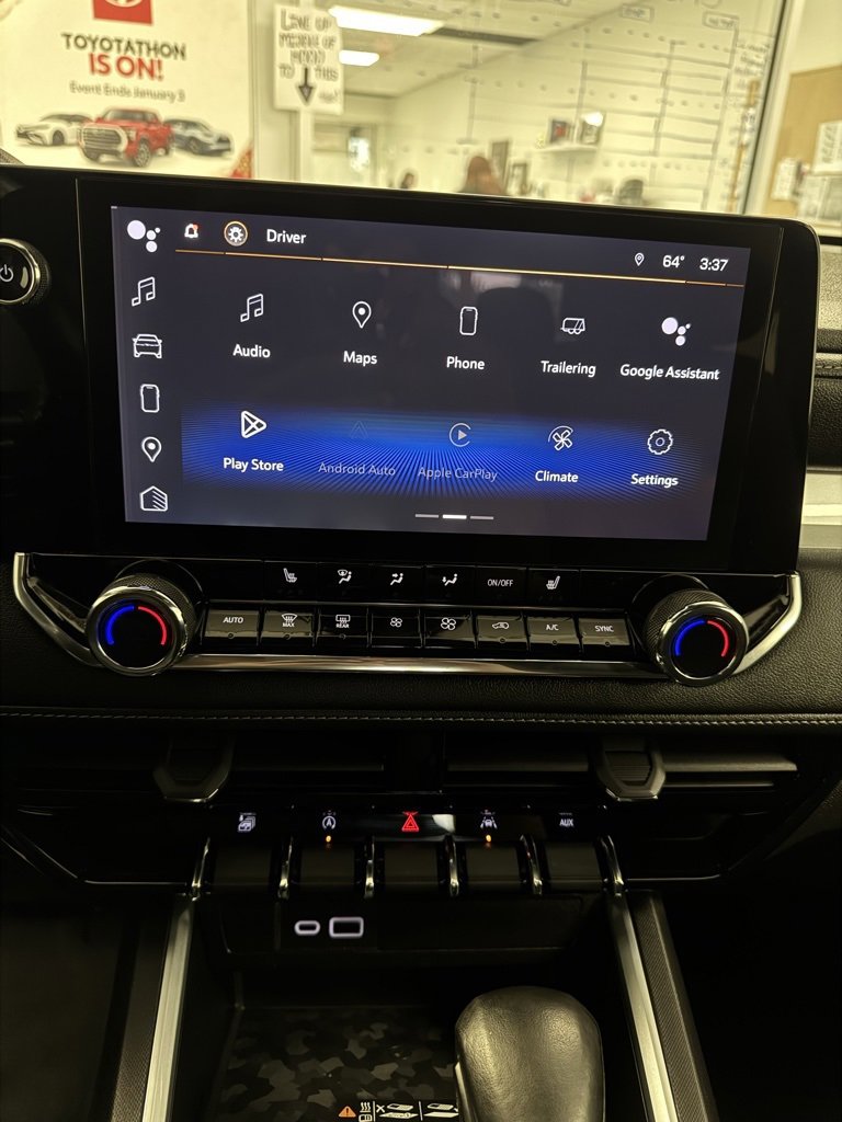 2023 Chevrolet Colorado LT photo 18