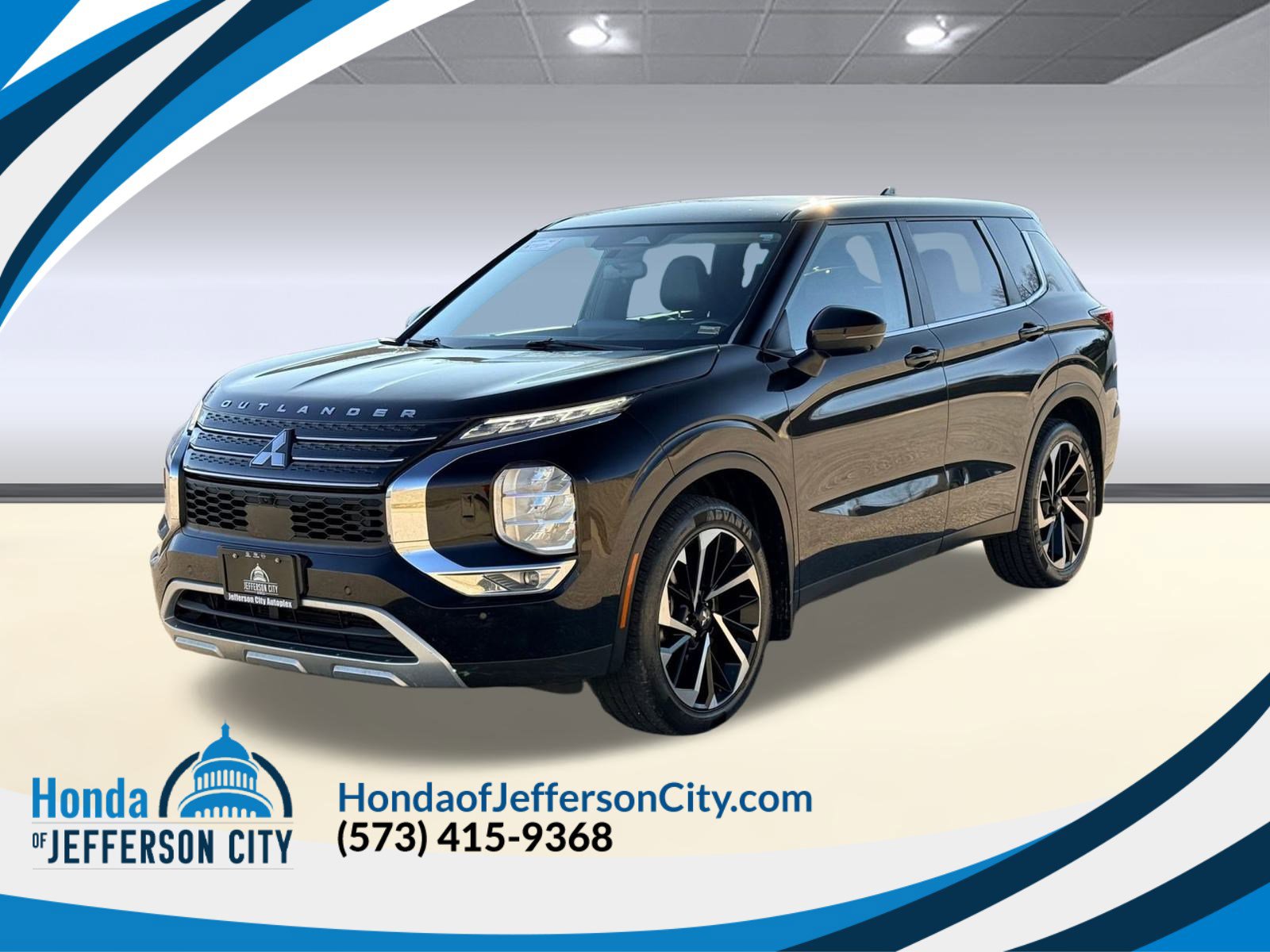 2023 Mitsubishi Outlander SE's photo