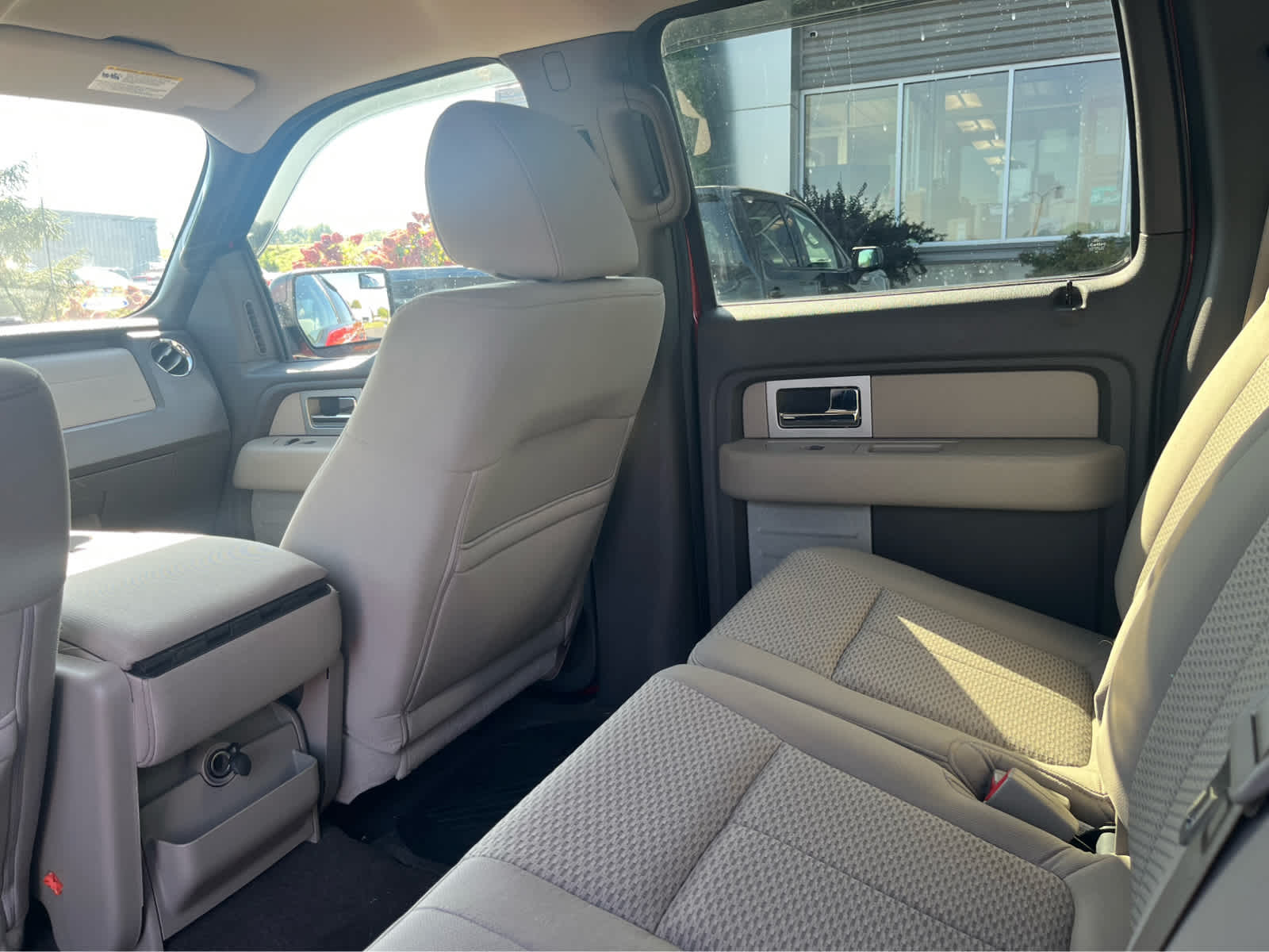 2010 Ford F-150 XLT photo 5