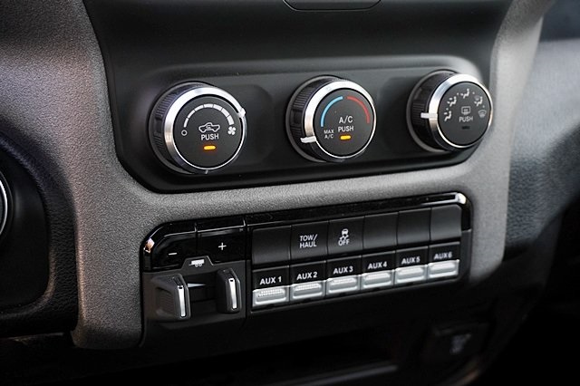 New 2024 Bright White Clear-Coat Exterior Paint RAM Tradesman image 33