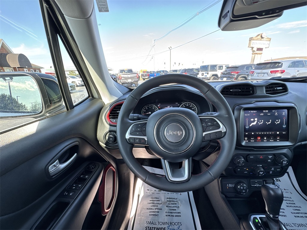 2023 Jeep Renegade Trailhawk photo 13