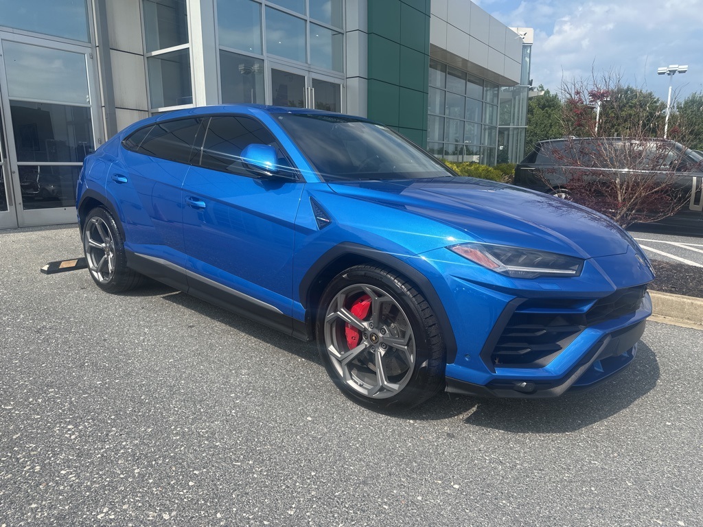 2019 Lamborghini Urus Base photo 19