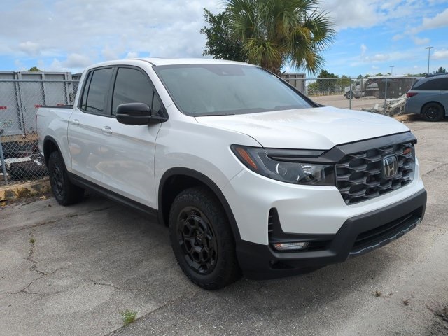 2025 Honda Ridgeline TrailSport photo 2