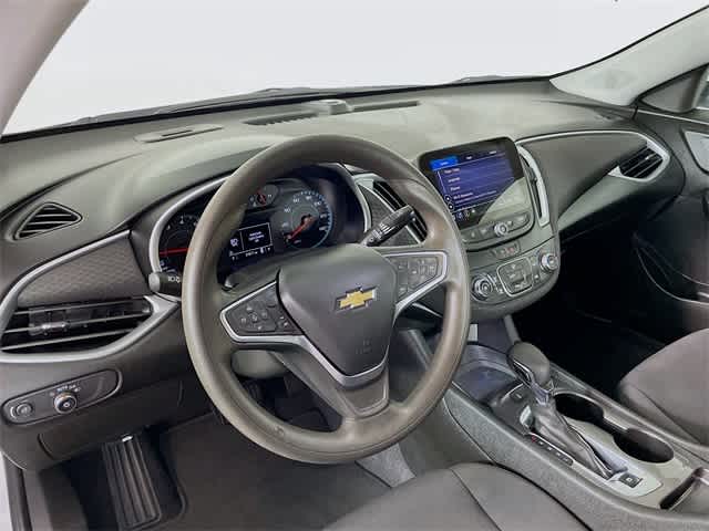 2023 Chevrolet Malibu LS photo 10