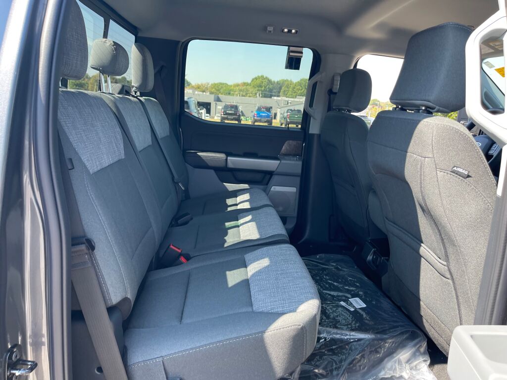 2026 Ford F-250 XLT photo 13