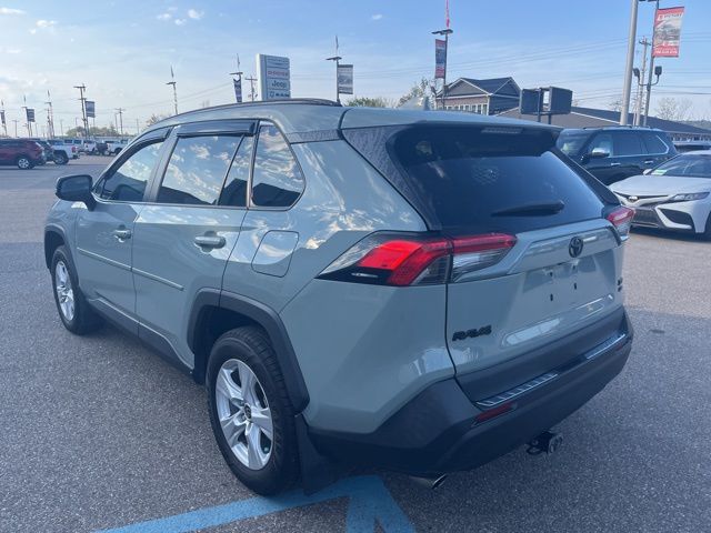 2021 Toyota RAV4 XLE photo 6