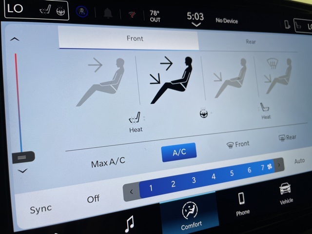 2025 Chrysler Pacifica photo 32