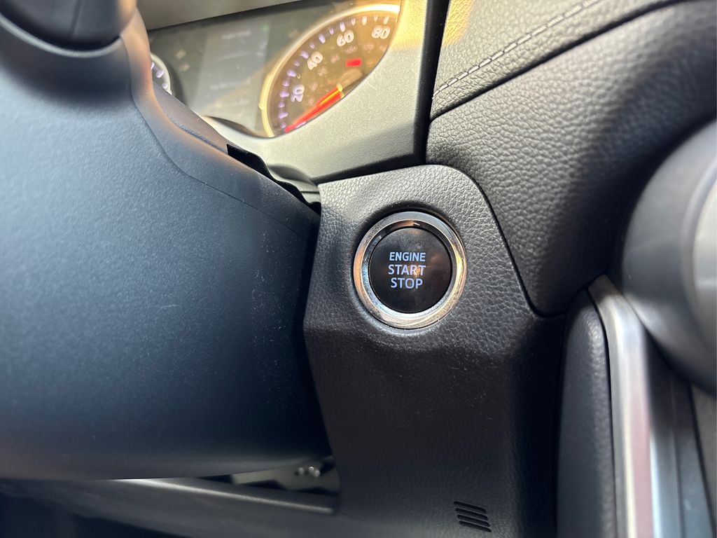 2019 Toyota RAV4 XLE photo 34