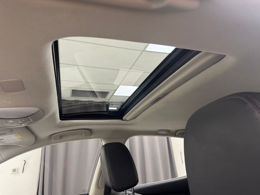 2019 Infiniti Q70 photo 29