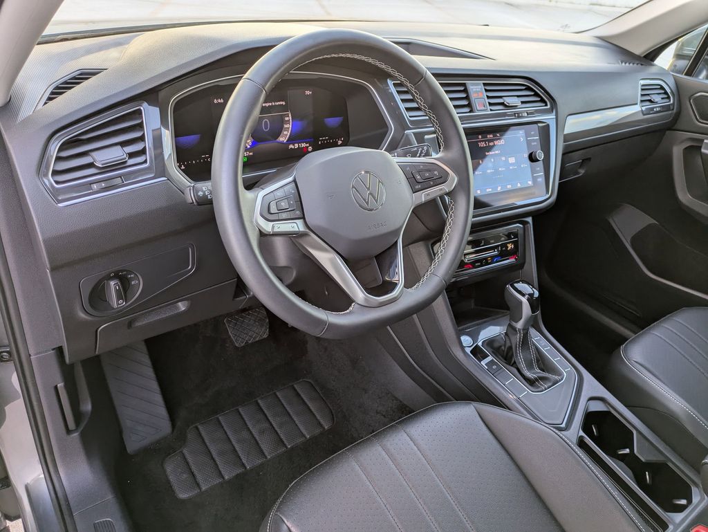 2024 Volkswagen Tiguan SE Wolfsburg Edition photo 9