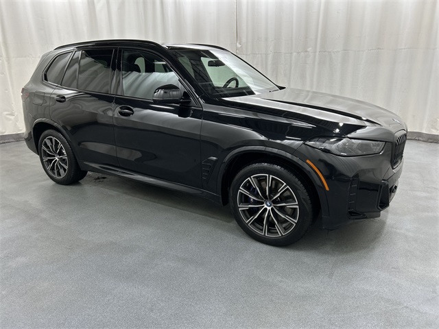 2025 BMW X5 50e's photo