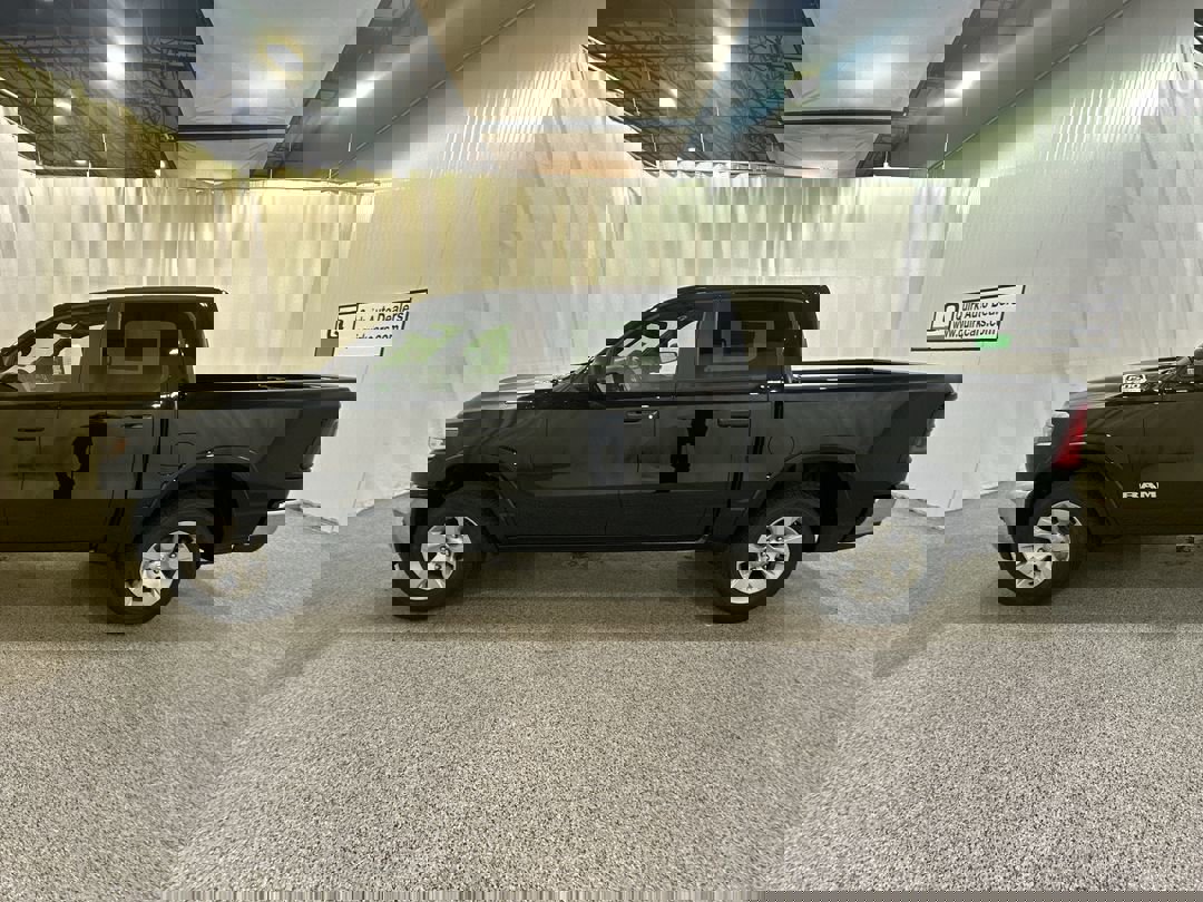 2025 Ram 1500 Big Horn photo 4