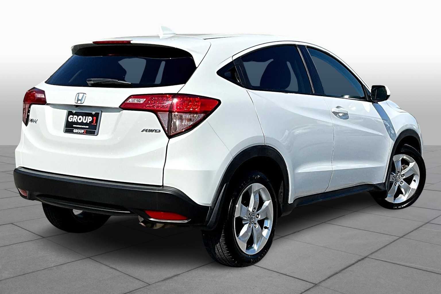 2016 Honda HR-V LX photo 11