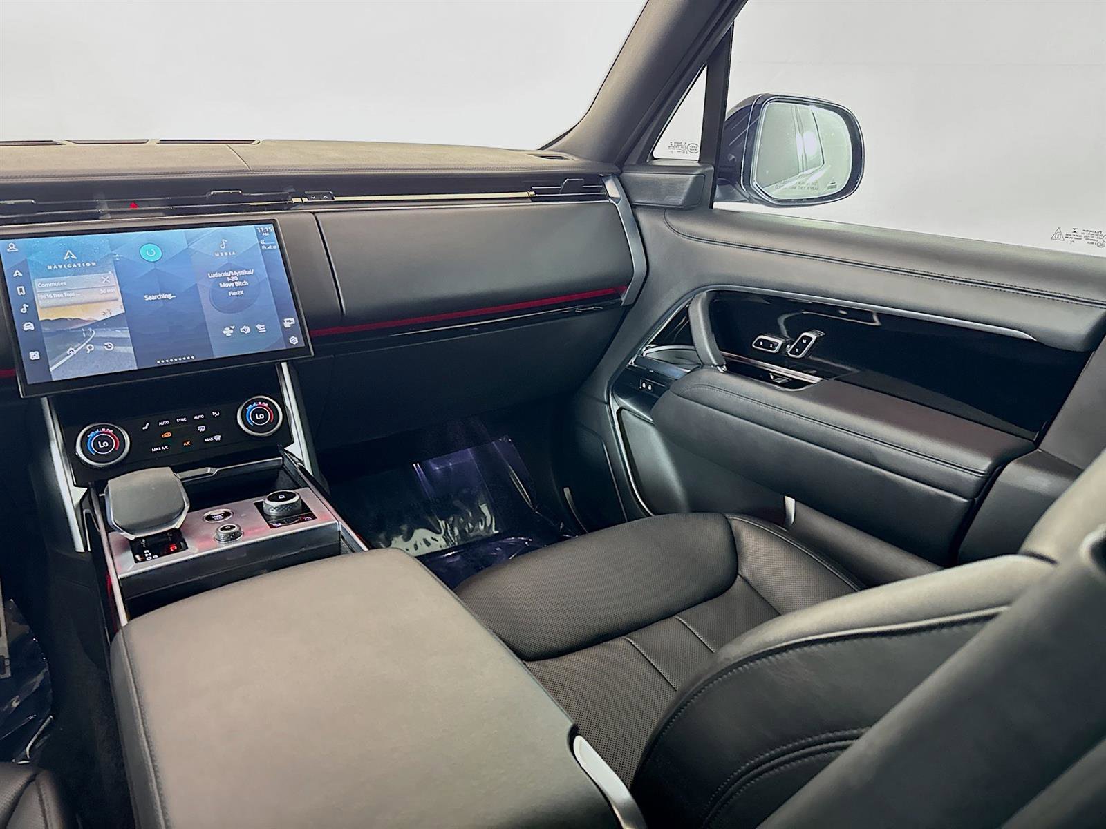 2022 Land Rover Range Rover SE photo 23