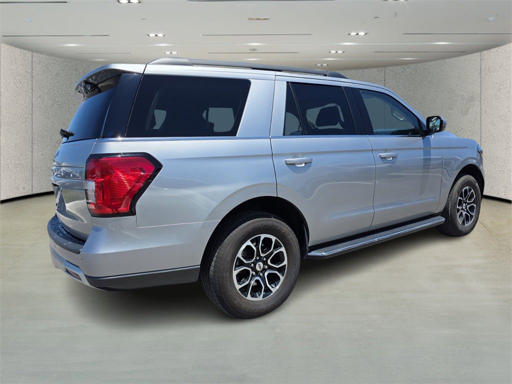 2022 Ford Expedition XLT photo 2