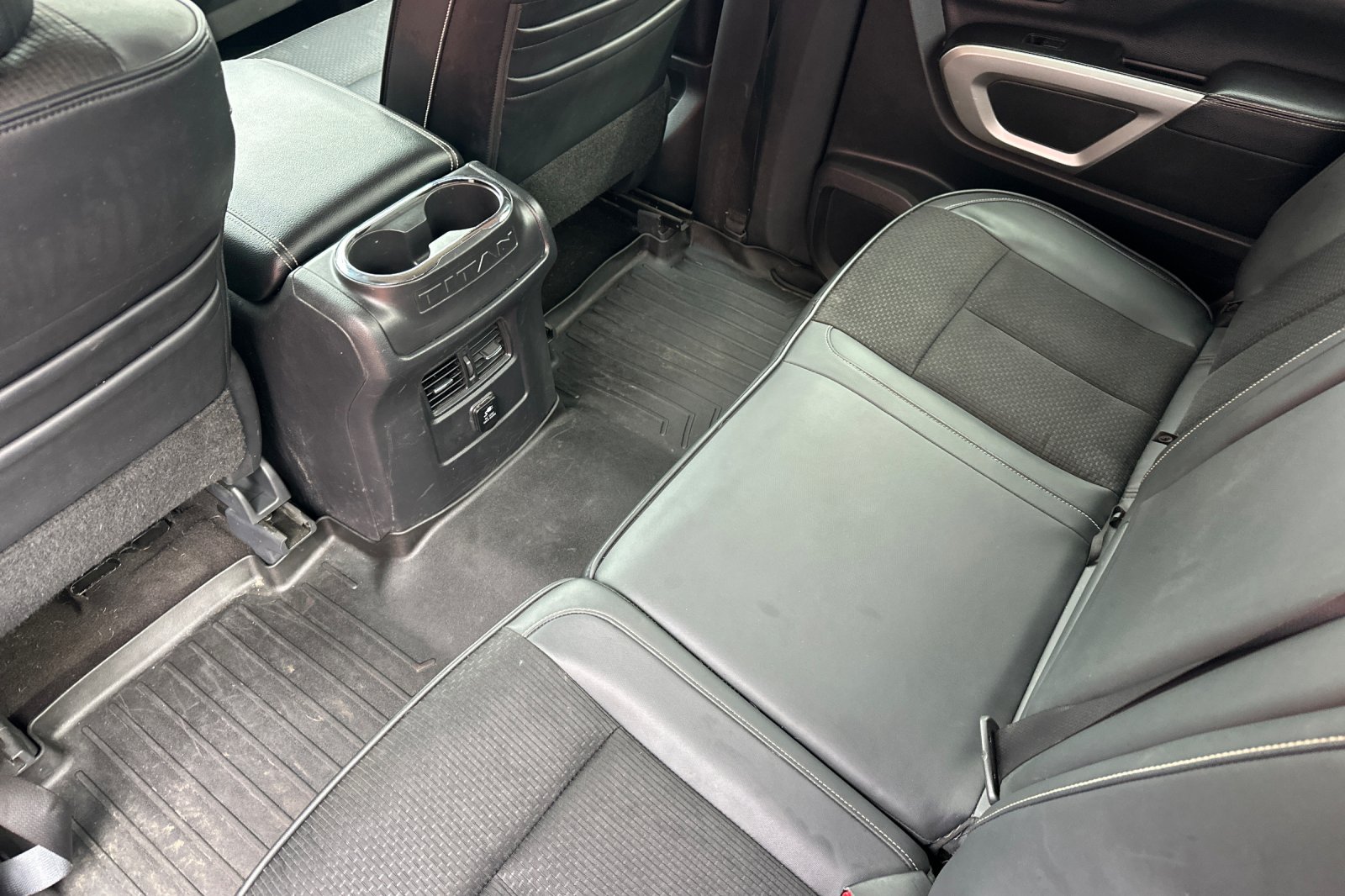 2018 Nissan Titan PRO-4X photo 8