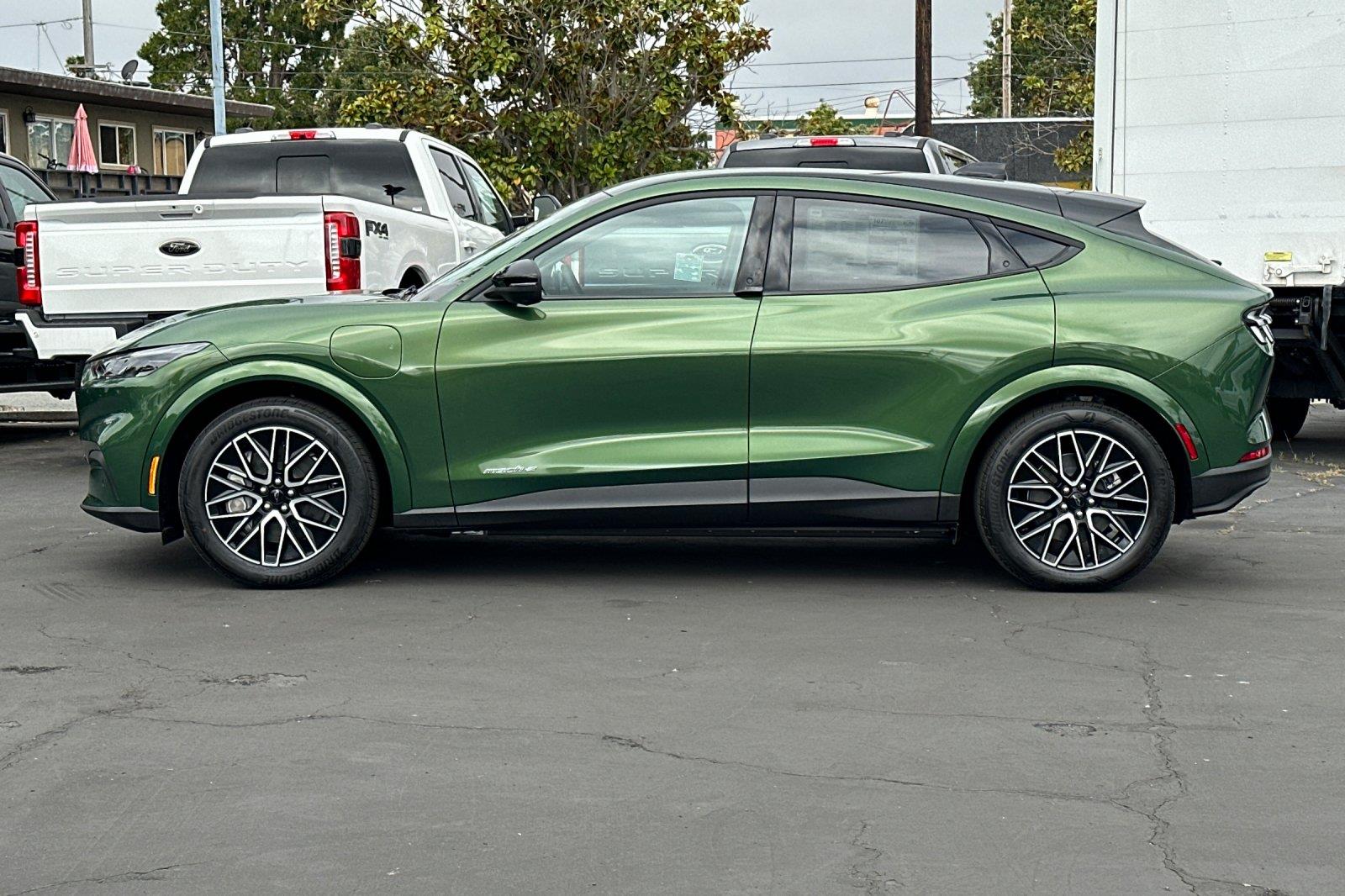 2025 Ford Mustang Mach-E Premium photo 6