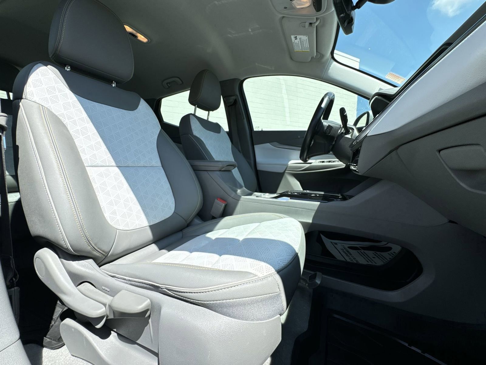 2022 Chevrolet Bolt EUV Premier photo 28