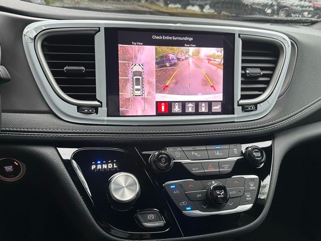 2026 Chrysler Pacifica photo 28