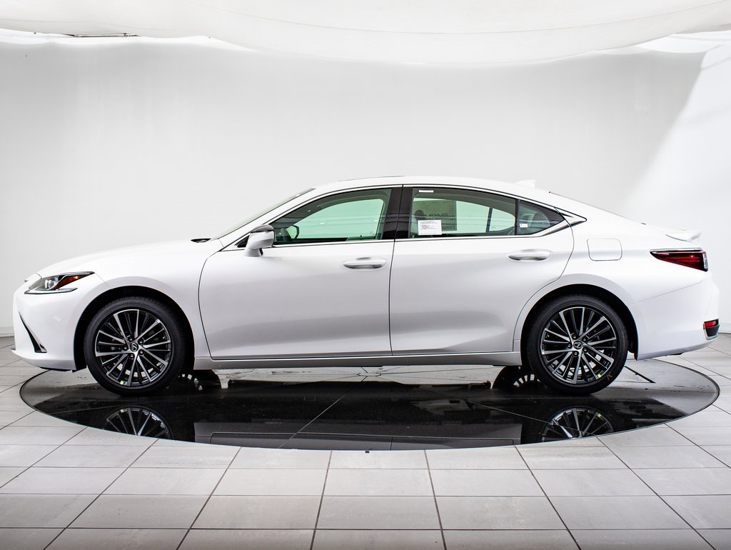 2025 Lexus ES 300h photo 5