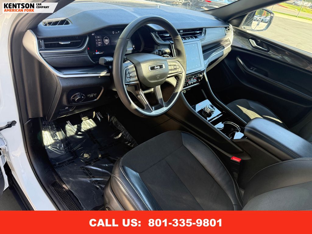 2023 Jeep Grand Cherokee Laredo Altitude photo 28