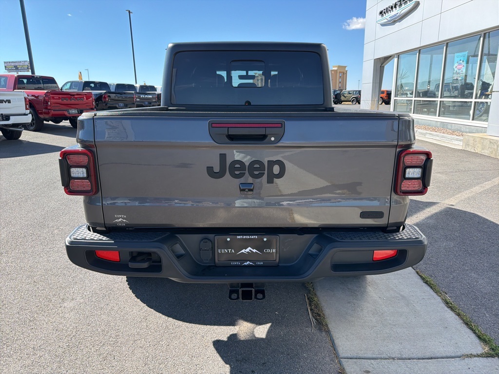 2020 Jeep Gladiator Overland photo 2