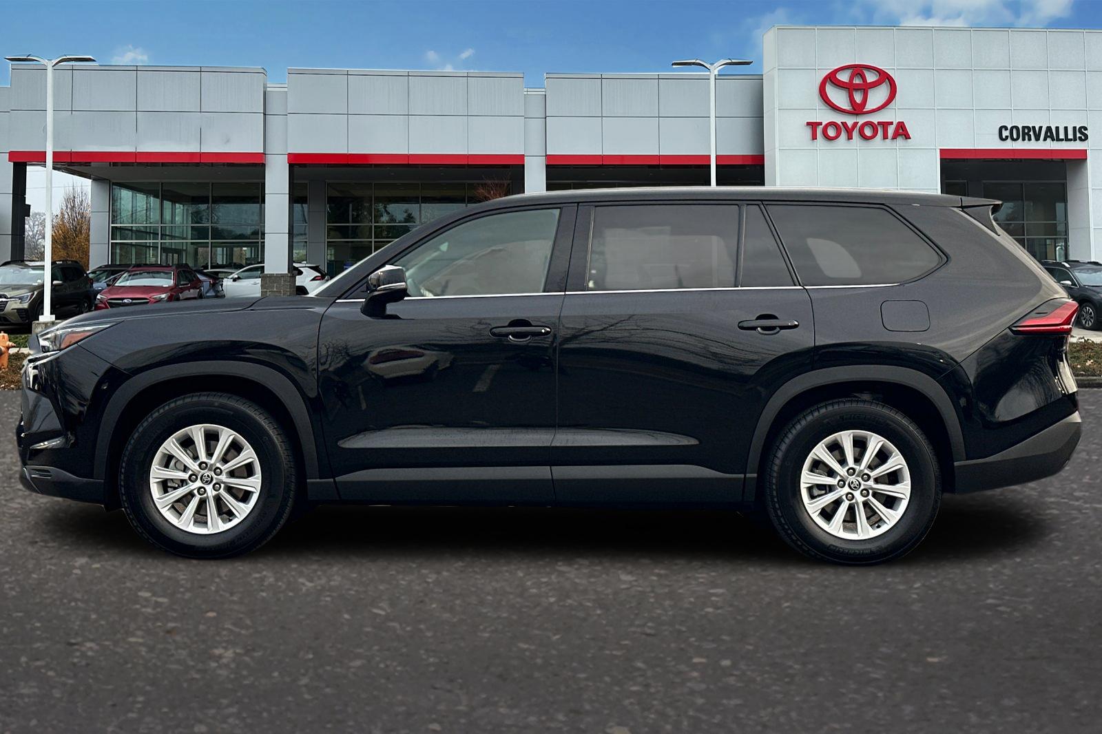 2025 Toyota Grand Highlander XLE photo 4