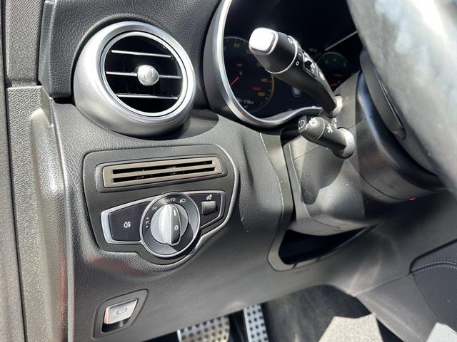 2021 Mercedes Benz GLC 300 4MATIC photo 5