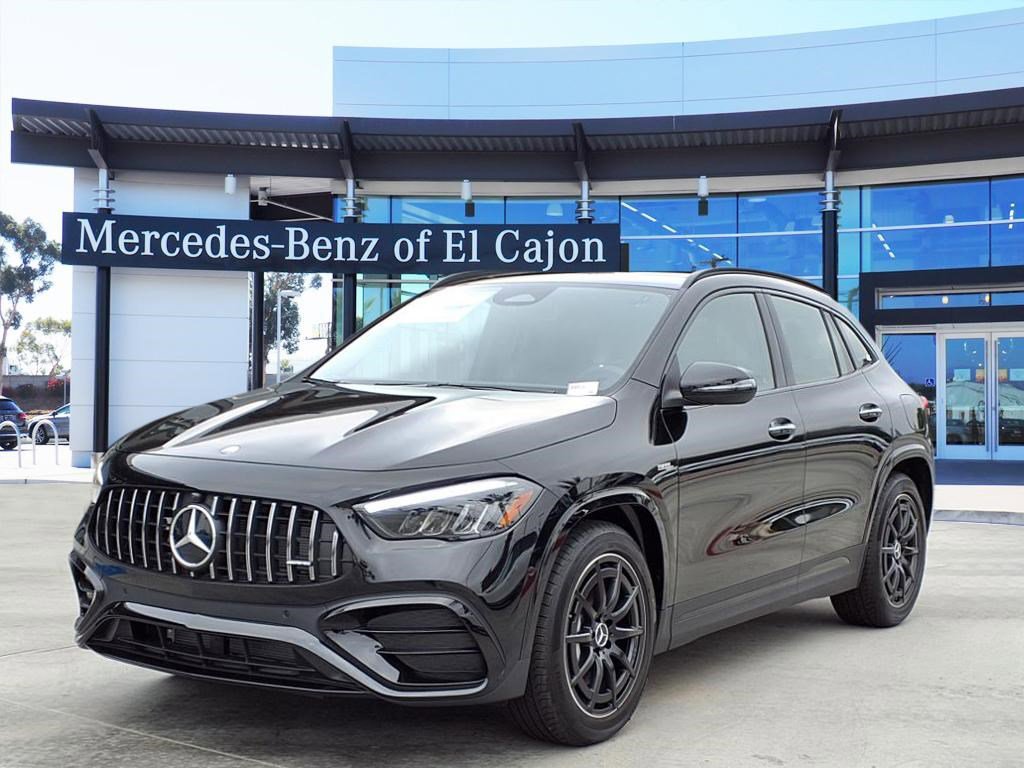 2026 Mercedes-Benz GLA AMG GLA 35's photo