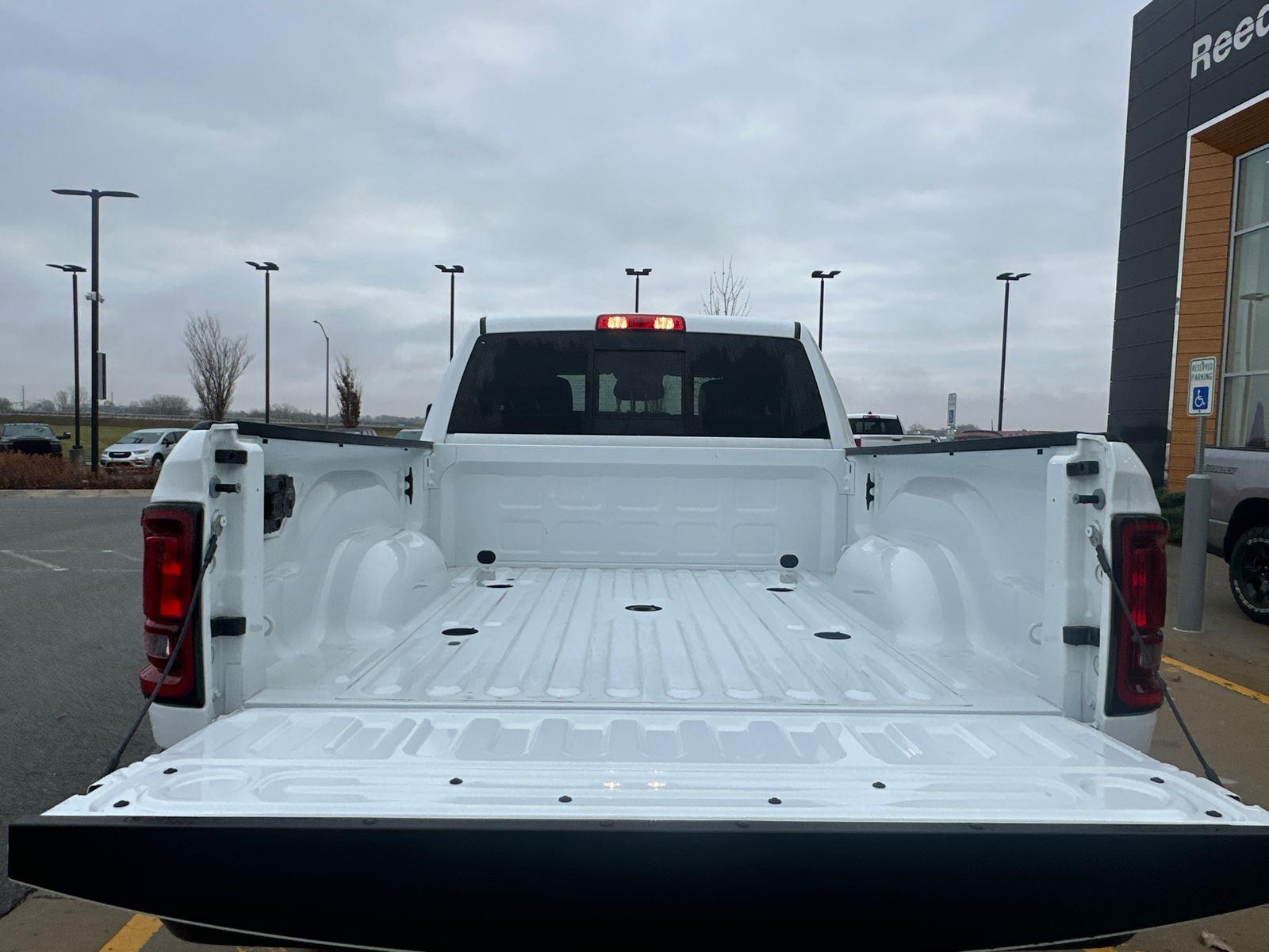 2025 Ram 2500 Tradesman photo 3