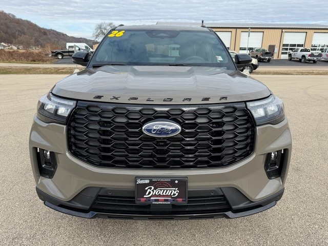 2026 Ford Explorer ST-Line photo 2