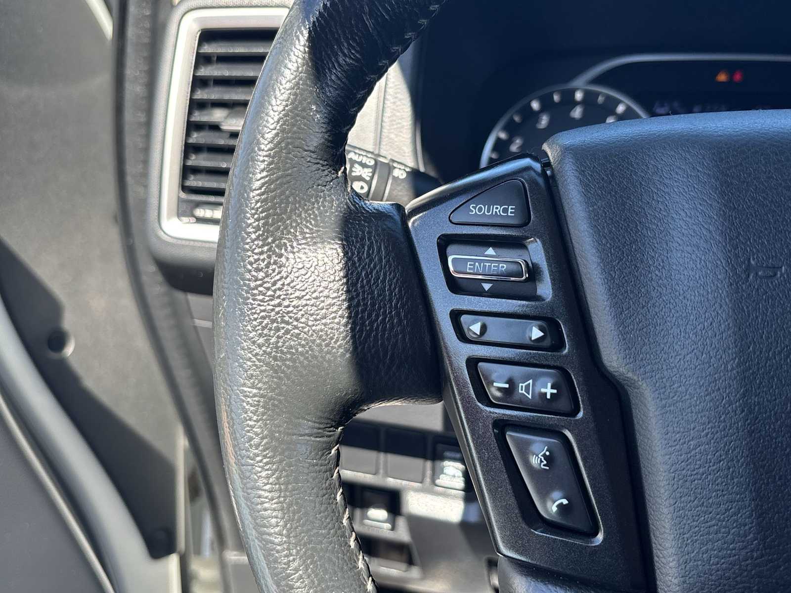2022 Nissan Frontier SV photo 22
