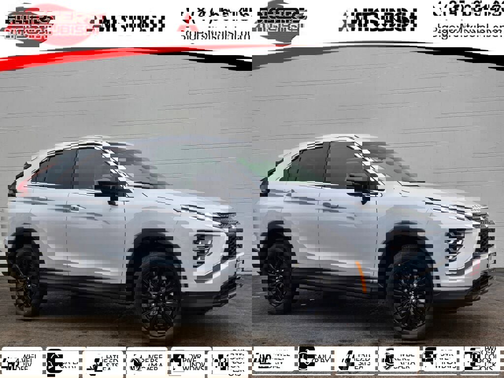 New 2025 WHT DIAMOND/BLK Mitsubishi LE image 1