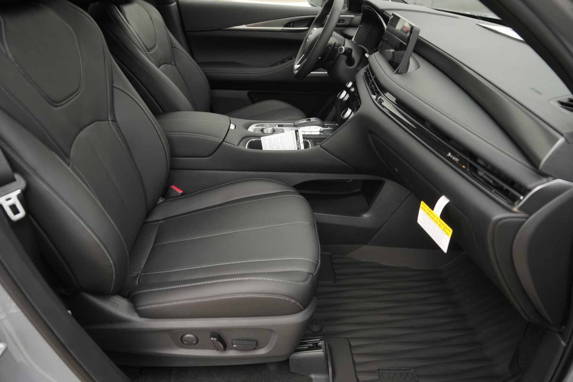 2025 Infiniti QX60 Luxe AWD photo 8